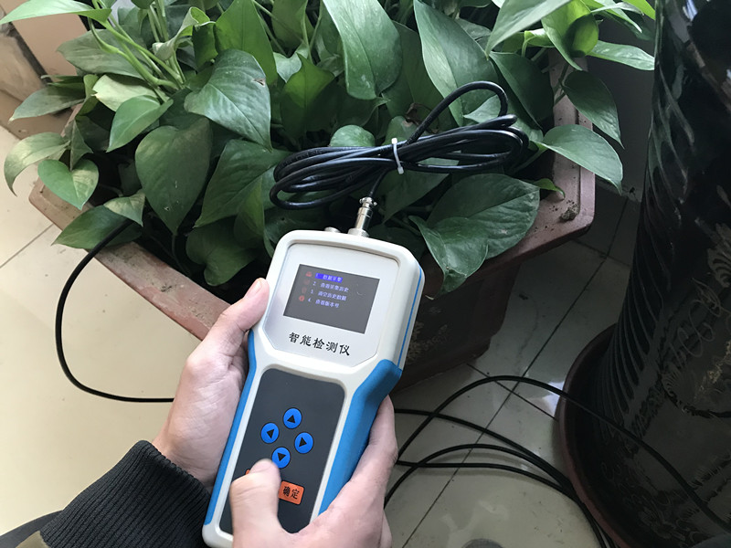 土壤水分溫度檢測(cè)儀用來養(yǎng)花很合適